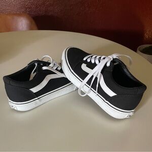 Vans Black and White Sneakers “Old Skool”
